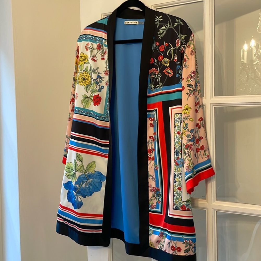 Gorgeous Alice + Olivia Silky Jacket